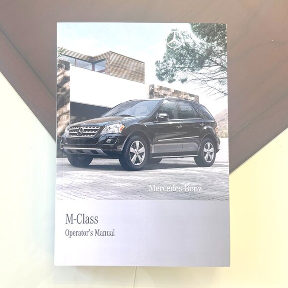 Mercedes-Benz 2010 ML-Class Owner Manuals with Portfolio! - Picture 2 of 16